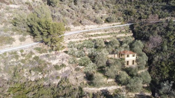 casa indipendente in vendita a Ventimiglia in zona Verrandi