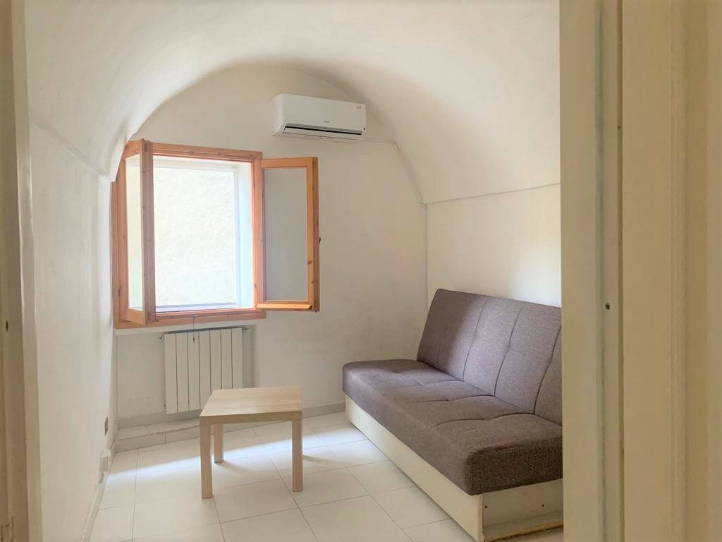 appartamento in vendita a Ventimiglia in zona Seglia / San Bernardo