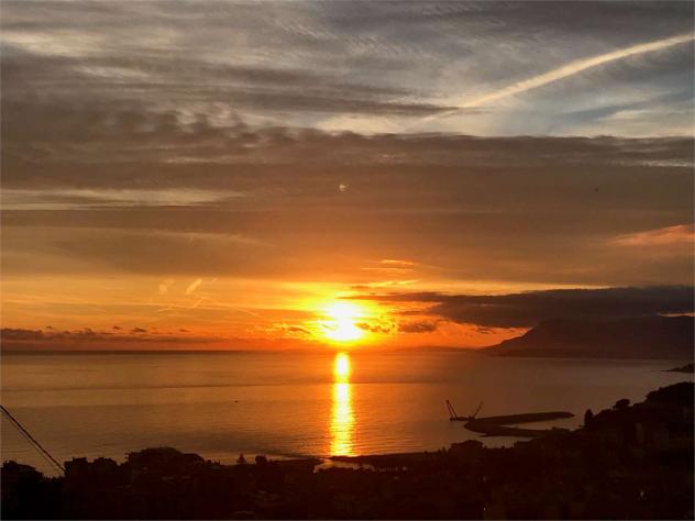 casa indipendente in vendita a Ventimiglia