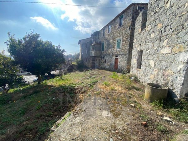 casa indipendente in vendita a Ventimiglia in zona Sealza