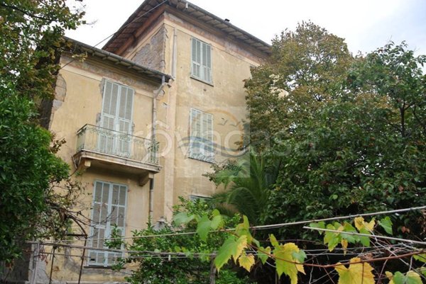 casa indipendente in vendita a Ventimiglia