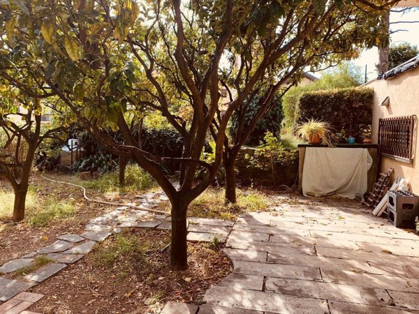 casa indipendente in vendita a Ventimiglia