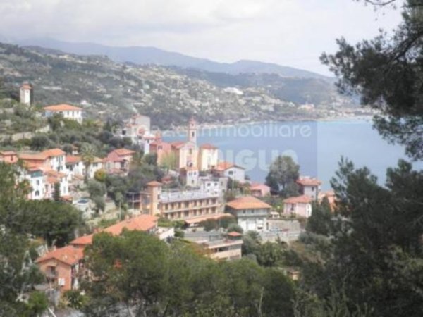 appartamento in vendita a Ventimiglia in zona Mortola Inferiore