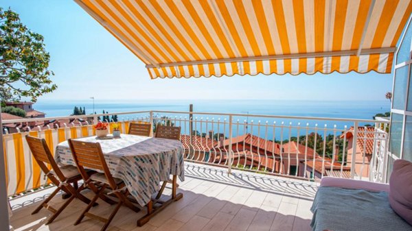 appartamento in vendita a Ventimiglia in zona Latte