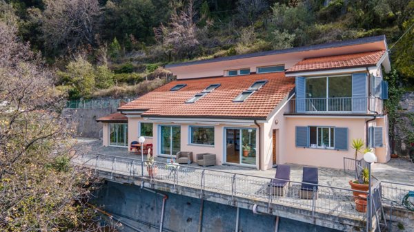casa indipendente in vendita a Ventimiglia