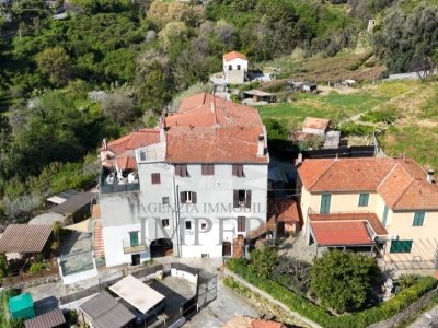 casa semindipendente in vendita a Ventimiglia in zona Latte