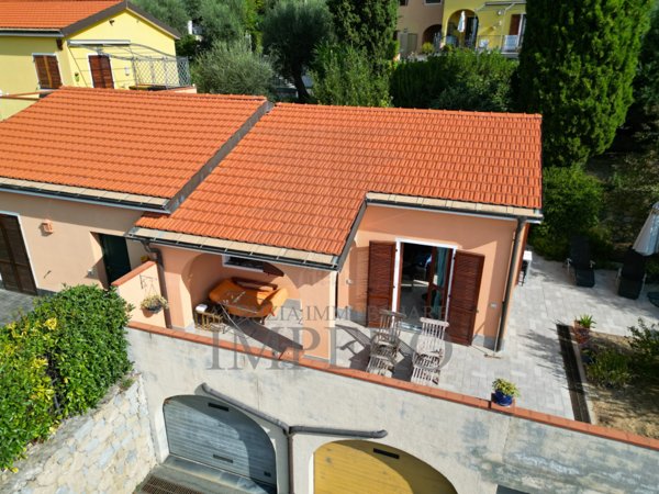 casa indipendente in vendita a Ventimiglia in zona Mortola Inferiore