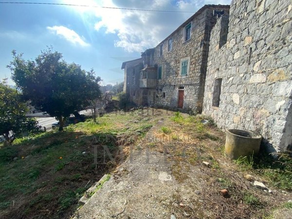 casa indipendente in vendita a Ventimiglia in zona Sealza