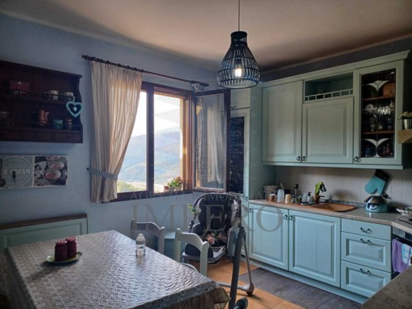 casa semindipendente in vendita a Ventimiglia in zona Verrandi