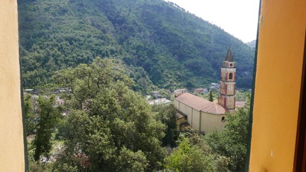 casa indipendente in vendita a Ventimiglia in zona Calvo