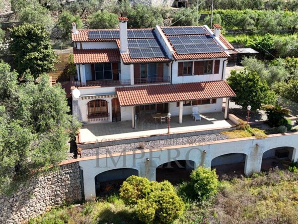 casa indipendente in vendita a Ventimiglia in zona Seglia / San Bernardo