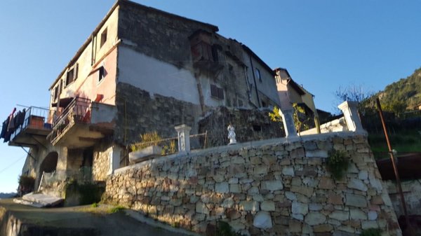 appartamento in vendita a Ventimiglia in zona Calvo