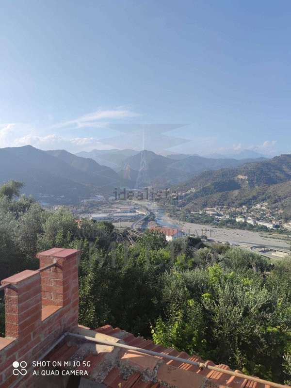 casa indipendente in vendita a Ventimiglia in zona Seglia / San Bernardo