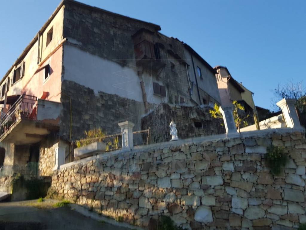 appartamento in vendita a Ventimiglia in zona Calvo