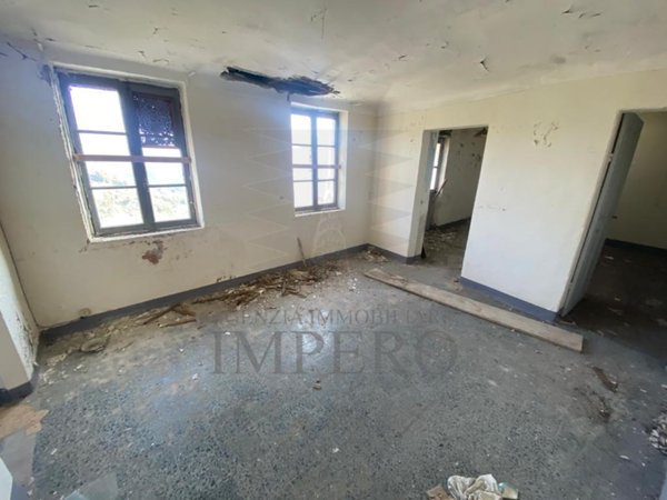 casa indipendente in vendita a Ventimiglia in zona Sealza