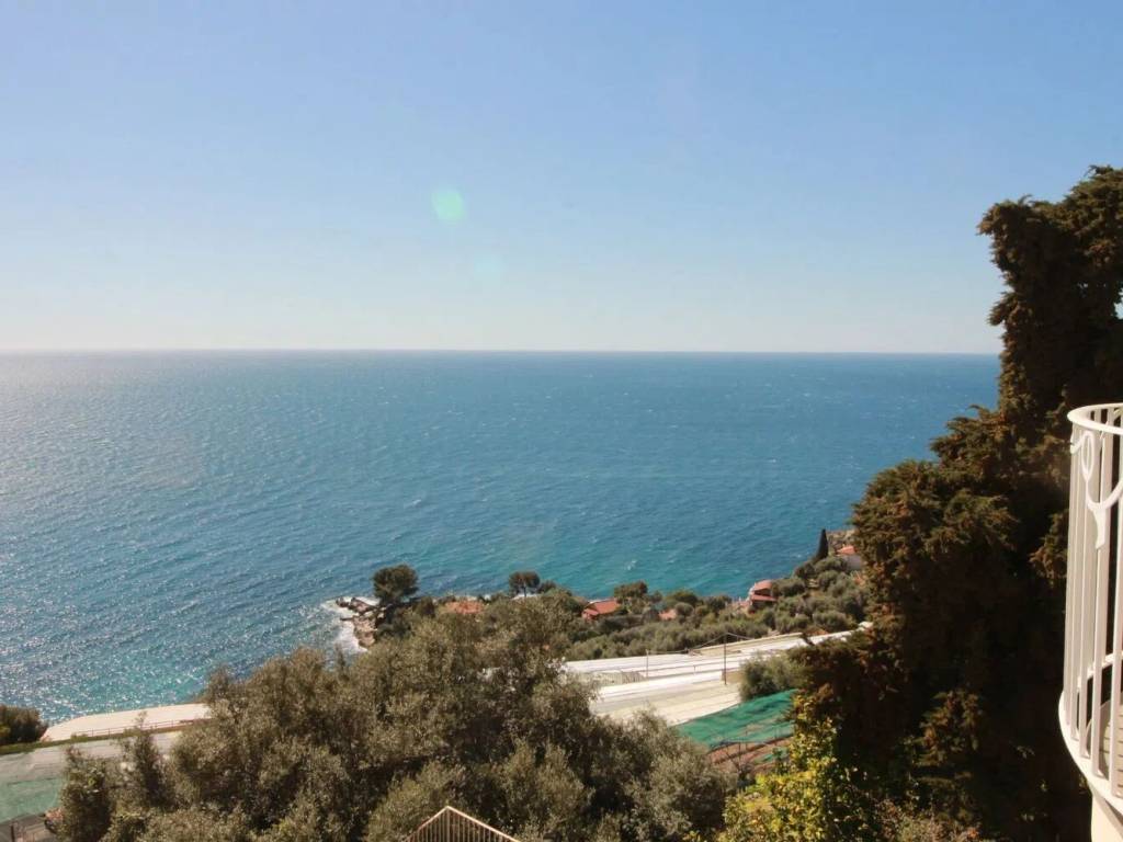 appartamento in vendita a Ventimiglia in zona Grimaldi