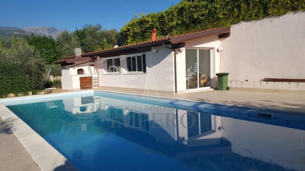 casa indipendente in vendita a Ventimiglia in zona Latte