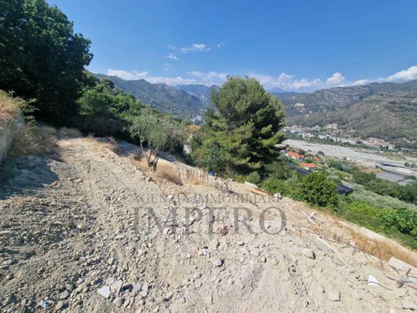 appartamento in vendita a Ventimiglia in zona Seglia / San Bernardo
