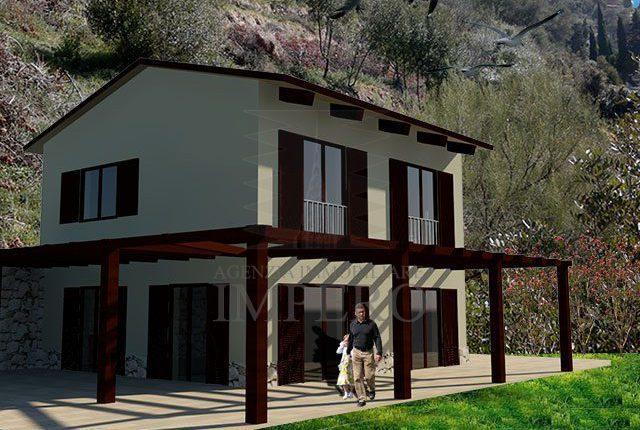 casa indipendente in vendita a Ventimiglia in zona Latte