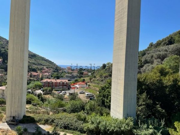 appartamento in vendita a Ventimiglia in zona Latte