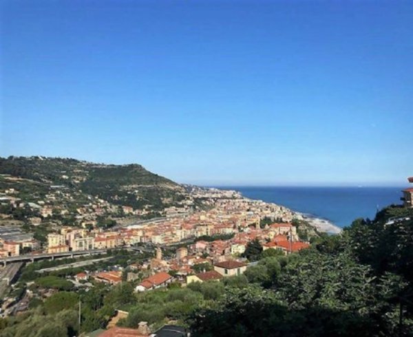 casa indipendente in vendita a Ventimiglia in zona Latte