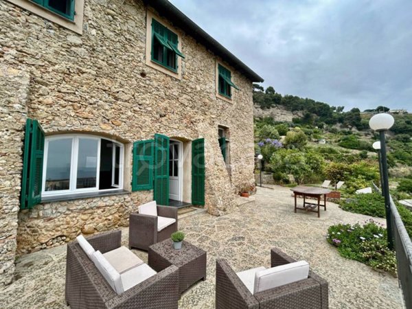 casa indipendente in vendita a Ventimiglia