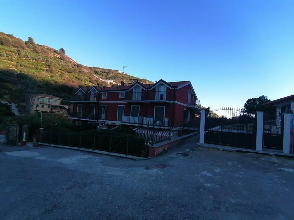 appartamento in vendita a Ventimiglia in zona Latte