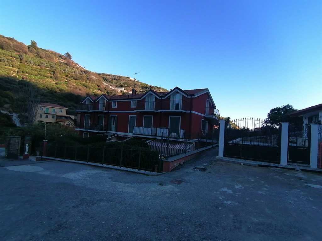appartamento in vendita a Ventimiglia in zona Latte