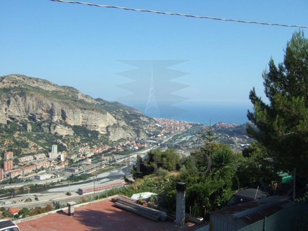 appartamento in vendita a Ventimiglia in zona Seglia / San Bernardo