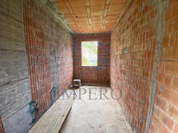 casa indipendente in vendita a Ventimiglia in zona Calvo