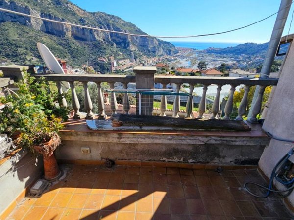 appartamento in vendita a Ventimiglia in zona Seglia / San Bernardo