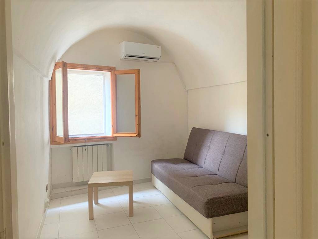 appartamento in vendita a Ventimiglia in zona Seglia / San Bernardo