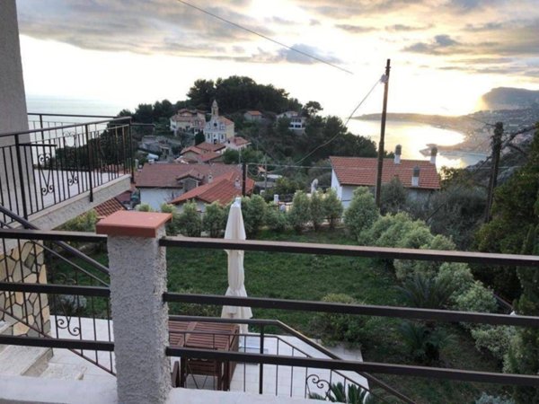 casa indipendente in vendita a Ventimiglia in zona Mortola Superiore