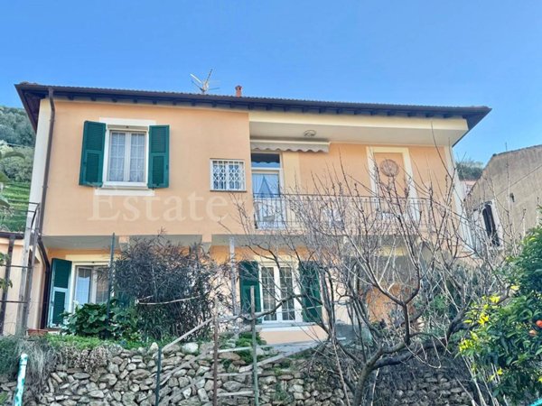 casa indipendente in vendita a Ventimiglia in zona Latte