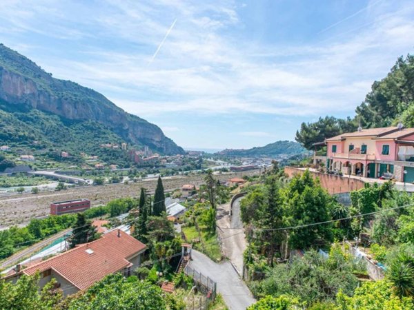 casa indipendente in vendita a Ventimiglia in zona Seglia / San Bernardo