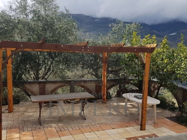 casa indipendente in vendita a Ventimiglia in zona San Lorenzo