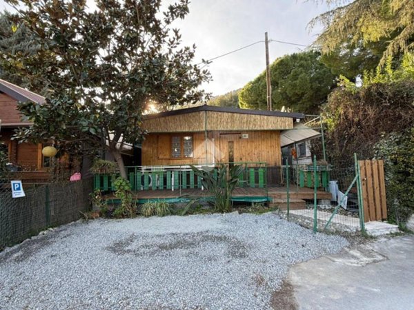 casa indipendente in vendita a Ventimiglia in zona Latte