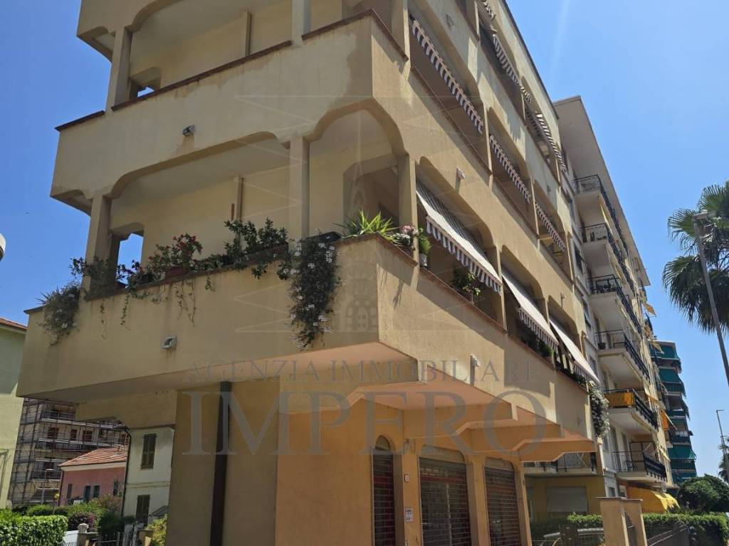 negozio in vendita a Ventimiglia