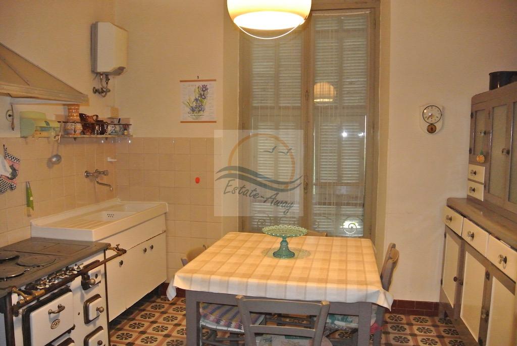 casa indipendente in vendita a Ventimiglia