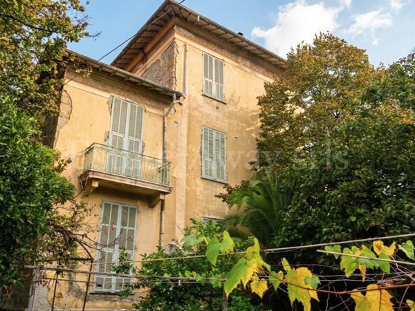 casa indipendente in vendita a Ventimiglia