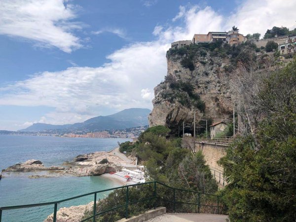 casa indipendente in vendita a Ventimiglia in zona Grimaldi