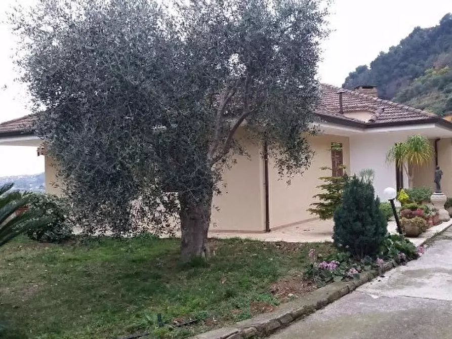 casa indipendente in vendita a Ventimiglia