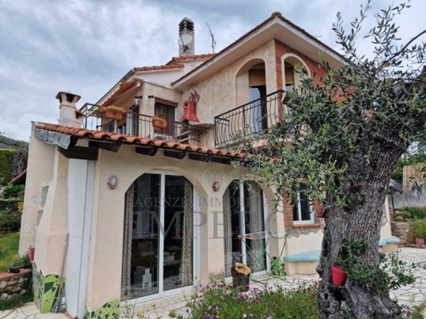 casa indipendente in vendita a Ventimiglia in zona Seglia / San Bernardo