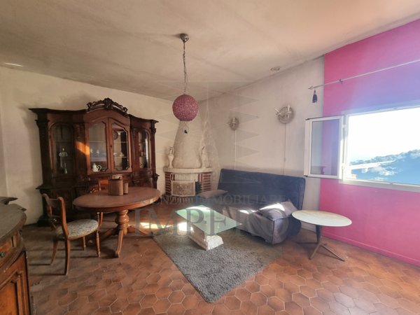 casa semindipendente in vendita a Ventimiglia in zona Sealza