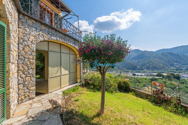 casa indipendente in vendita a Ventimiglia in zona Bevera