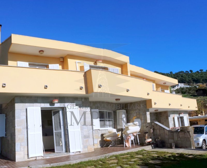 casa indipendente in vendita a Ventimiglia in zona San Lorenzo