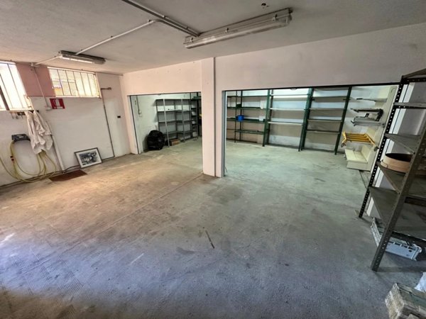 locale di sgombero in vendita a Ventimiglia