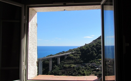appartamento in vendita a Ventimiglia in zona Latte