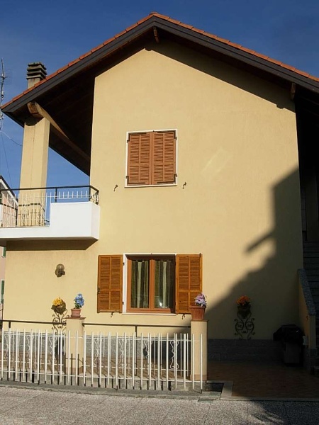 casa indipendente in vendita a Ventimiglia in zona Porra