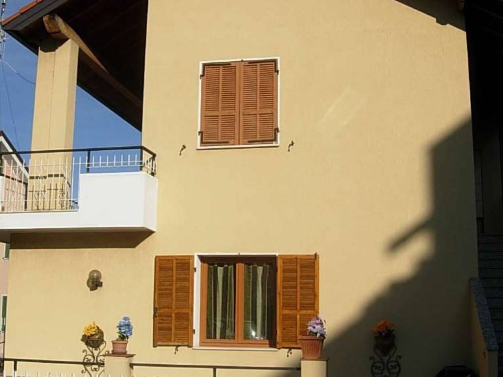 casa indipendente in vendita a Ventimiglia in zona Porra